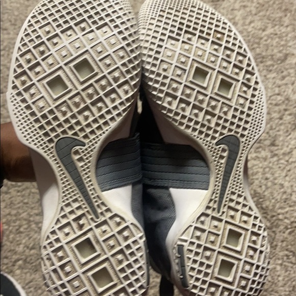 Nike Lebron - Picture 1 of 3